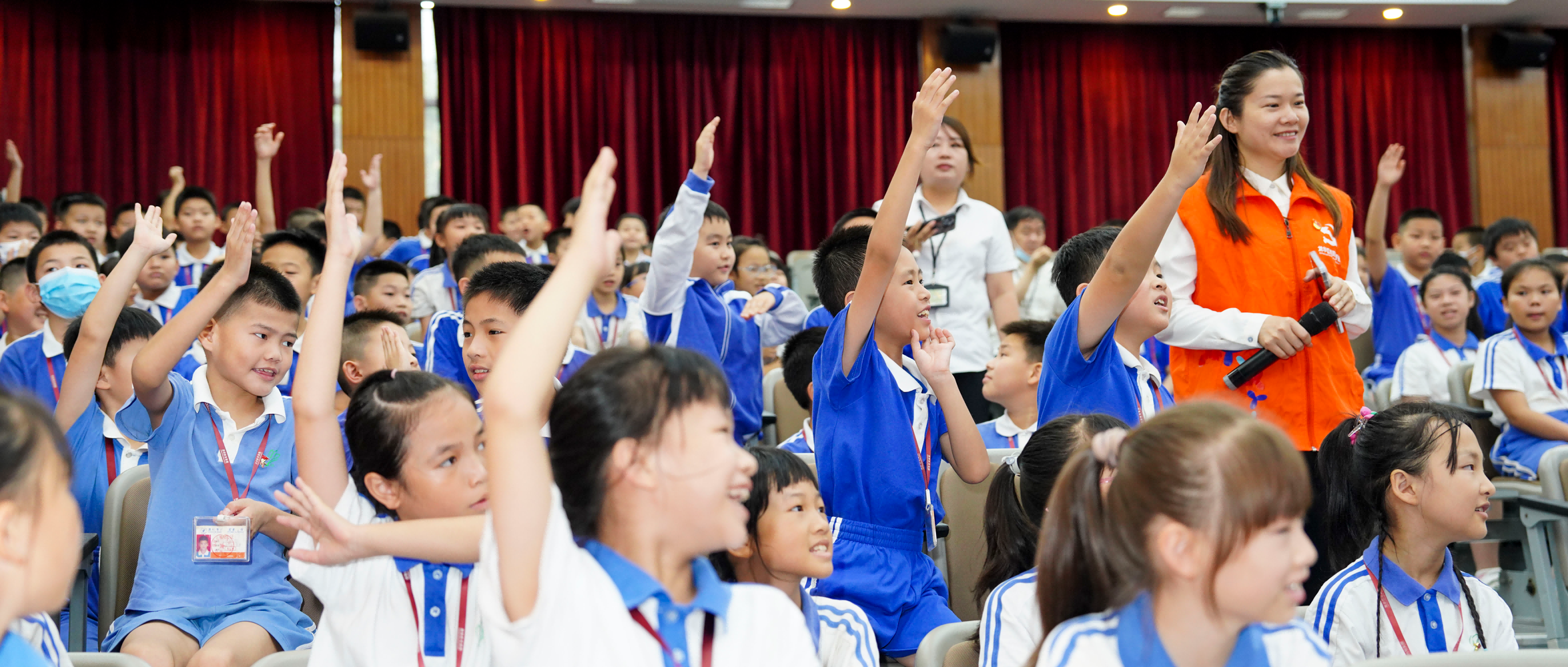 银河集团官网暖童心公益运动，，，，，，康健课堂走进校园